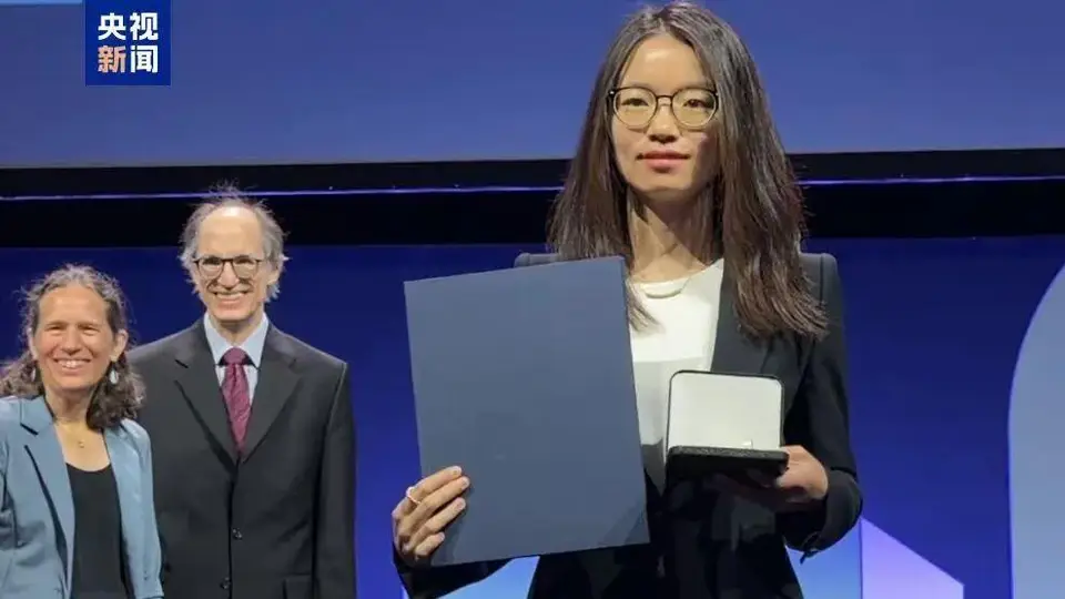 广西姑娘王虹因数学启蒙小游戏入坑，转系北大数学系终斩国际数学界最高荣誉