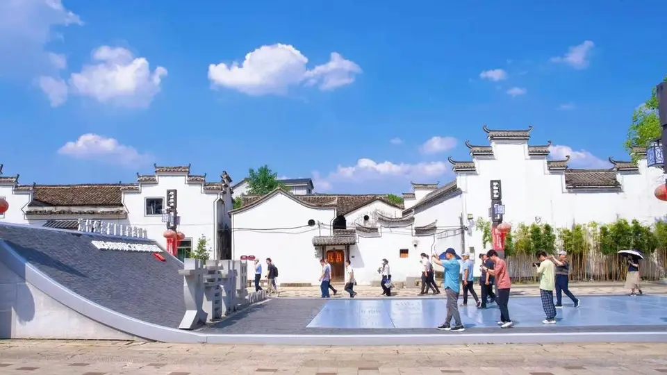 全国媒体人沉浸式参与金华特色发展体验 见证传统与现代交融的独特魅力