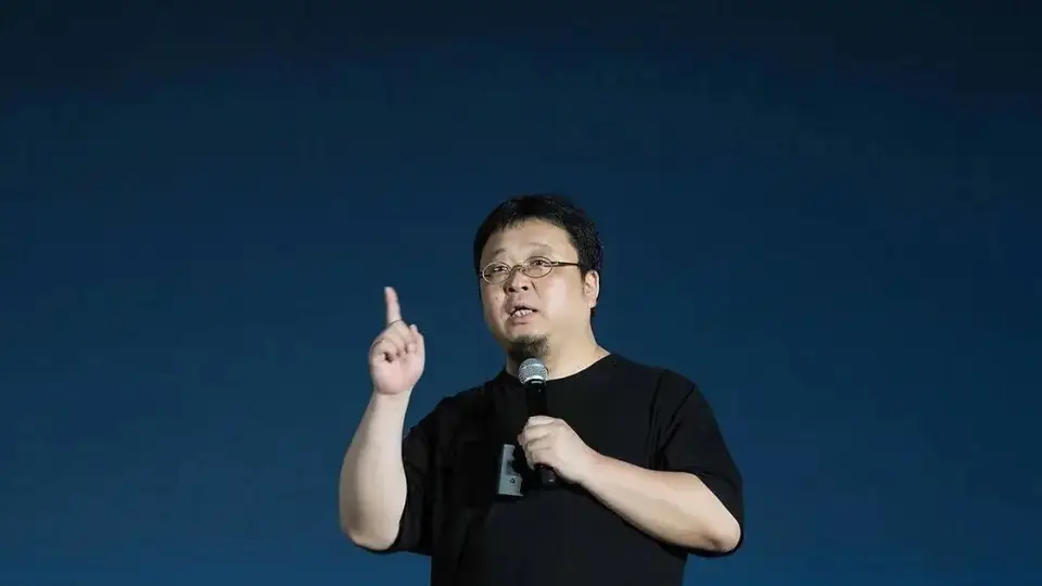 吐槽电视行业13年没作为?罗永浩分享超前电视构想,网友热议电视使用痛点