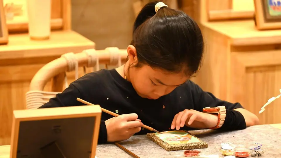甘肃敦煌：暑期研学热持续升温