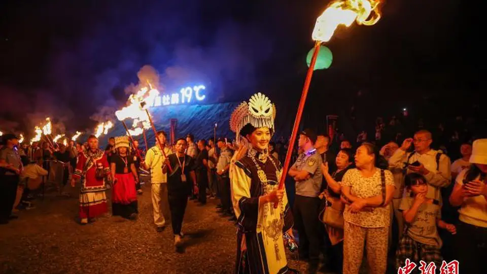 8月6日贵州毕节百里杜鹃彝乡 多元活动邀你共赴火把节狂欢