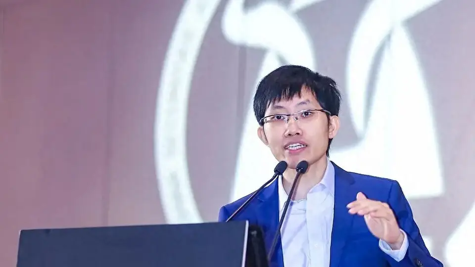 梁文锋不想当“价格屠夫”了