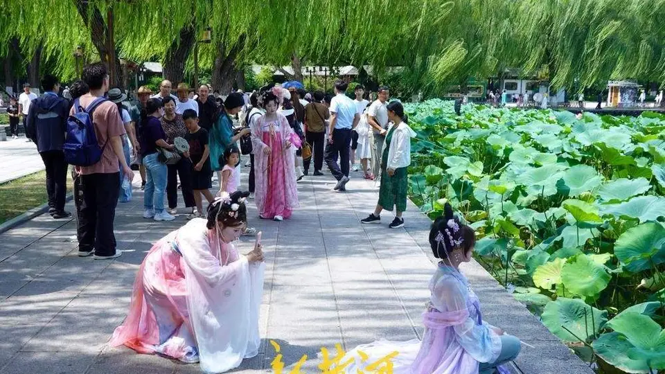 初秋凉意催热泉城“暑期档”收尾游