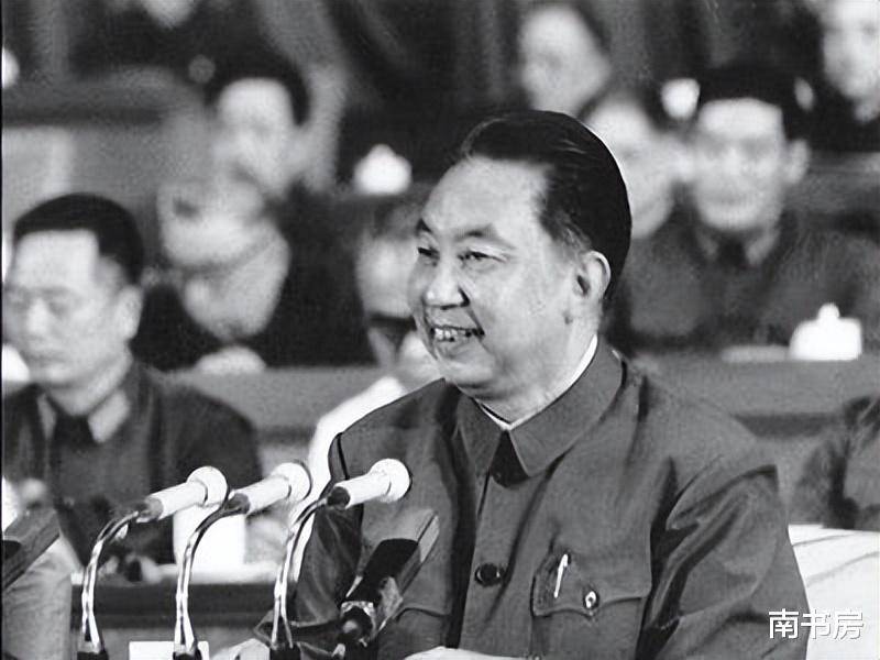 08年华老逝世，葬礼前后发生了4个没想到，在场众人无不感动