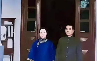这是30岁的宋庆龄和丈夫孙中山的真实样子，可不是演员演出来的。