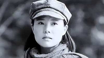 1950年解放军在甘肃摸进匪巢，女匪首笑脸相迎：同志，你们可来了