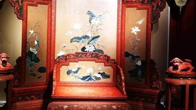 来奉贤博物馆赴宝硕流光特展 参与角色观展等互动沉浸式逛乾隆文物展