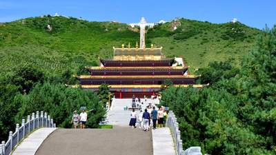 赴葛根喇嘛庙打卡 穿行农耕与游牧文明的山间寺院