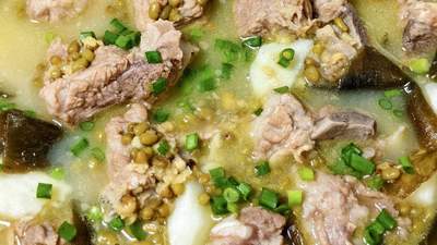 夏天没胃口?不如跟着这锅绿豆排骨汤开启清爽鲜香体验