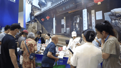 台湾旅游专列首抵宁波，400余名游客开启三天两晚甬城之旅