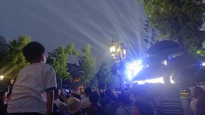 齐聚超然楼，市民游客沉浸式邂逅泉城文脉