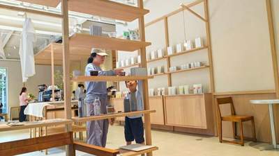 从线上爆款到线下桃源，白鲸咖啡前店后厂工坊让爱好者直呼终于等到你