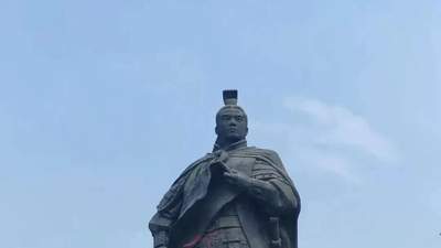 “周瑜雕像被泼红色油漆”？当地通报