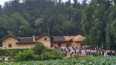古志华：在 韶 山