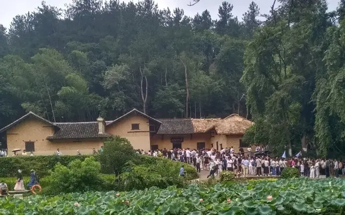 古志华：在 韶 山
