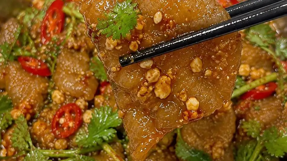 香菜拌肥牛:酸辣鲜嫩,一盘不够分