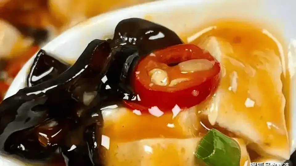 黑木耳烩豆腐,成本不到五块钱,饭店却要卖三十八
