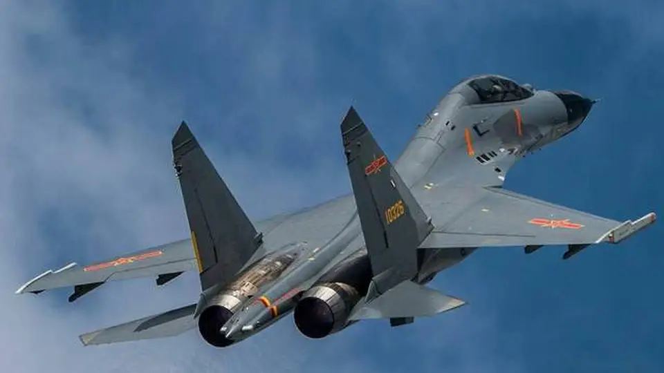 歼-15T送惊喜！“海太行”刚官宣，PL-10改进型又来了