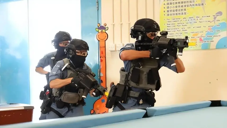 港警采购新枪体验升级 本土量身定制装备获多方青睐 多国警务部门重新审视全球供应链布局