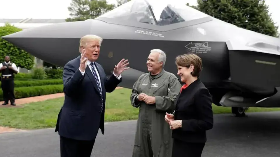 2023年F-35战备率与零部件供应双降，美军对洛马2.69亿激励奖金被指“奖失职”，停产呼声下千万级就业与国际军售信任受考