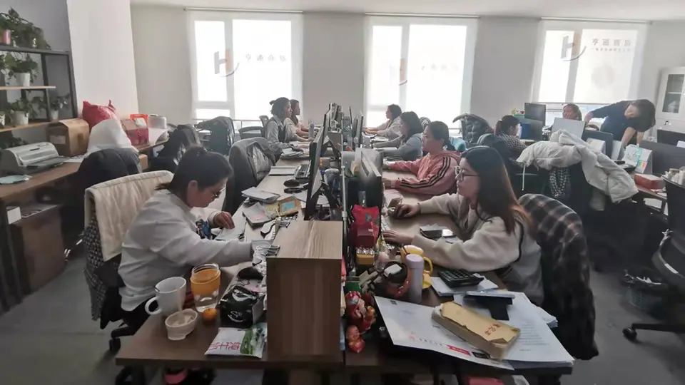 大型团队出行机票怎么订才省心?这些多元活动配套服务助你轻松应对
