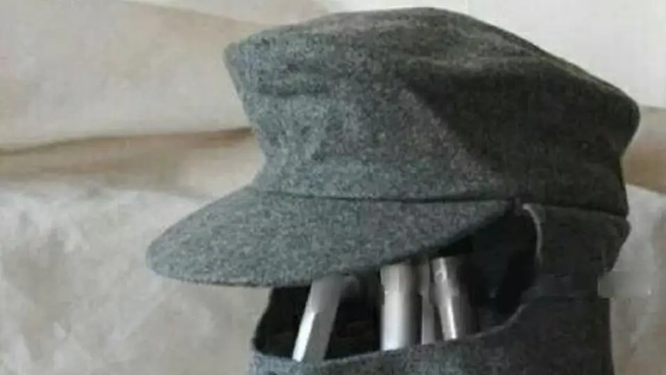 八路军帽子上的两粒扣有什么作用？看完就知道有多高明了