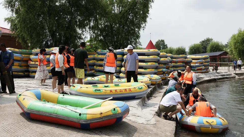 乘风逐浪赴林海，威虎山漂流开漂了