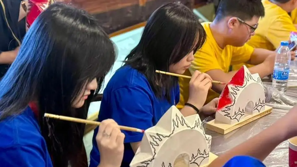 23国华裔青少年走进浙江浦江：上手试试才能不虚此行