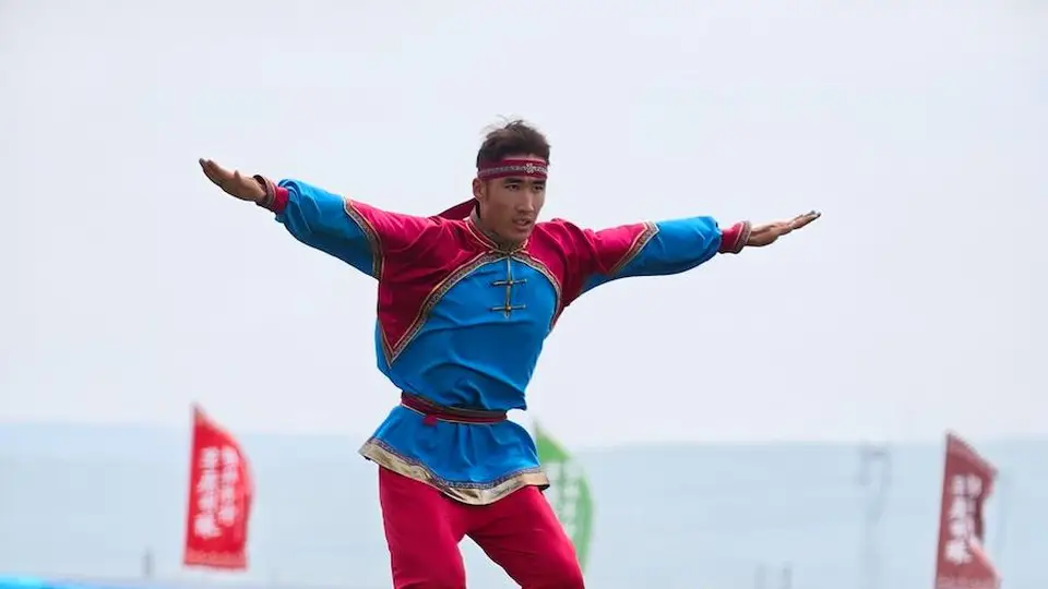 不远万里奔赴那达慕,全国游客沉浸式解锁草原新体验