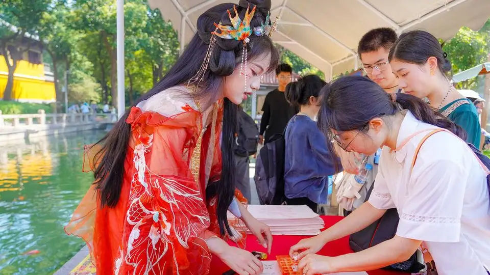 锦鲤聚福地，泡泡送清凉，遇见音乐窟……暑期旅游热度，堪比高温天