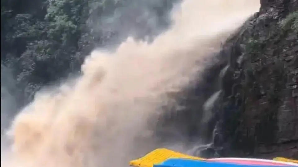 免票遇汛期！龙潭大峡谷游客亲历山洪惊险瞬间 七下八上游玩安全要警惕