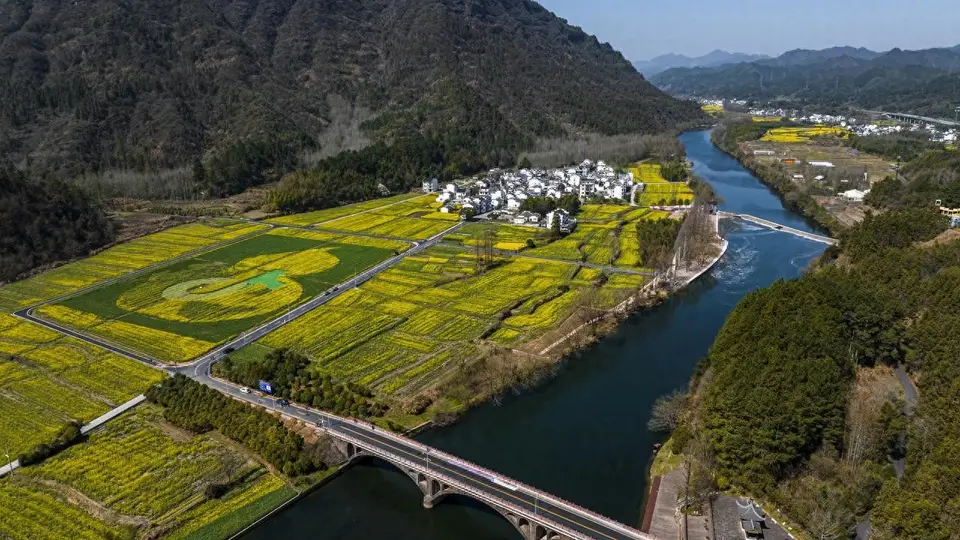 休宁齐云山木梨硔研学游 逛月华街探摩崖石刻观云海星空