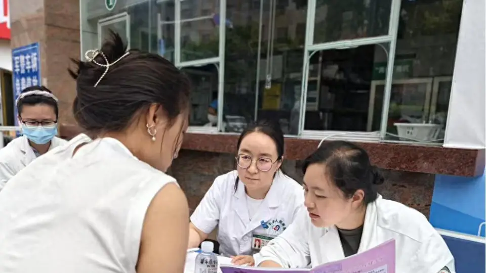 跟着联勤军医赴老区 2600多群众家门口享优质医疗服务